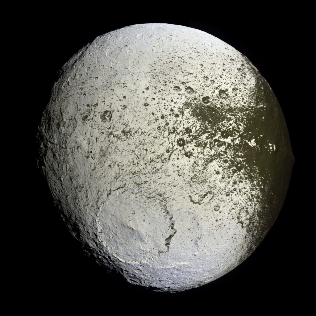 PIA08384_Iapetus